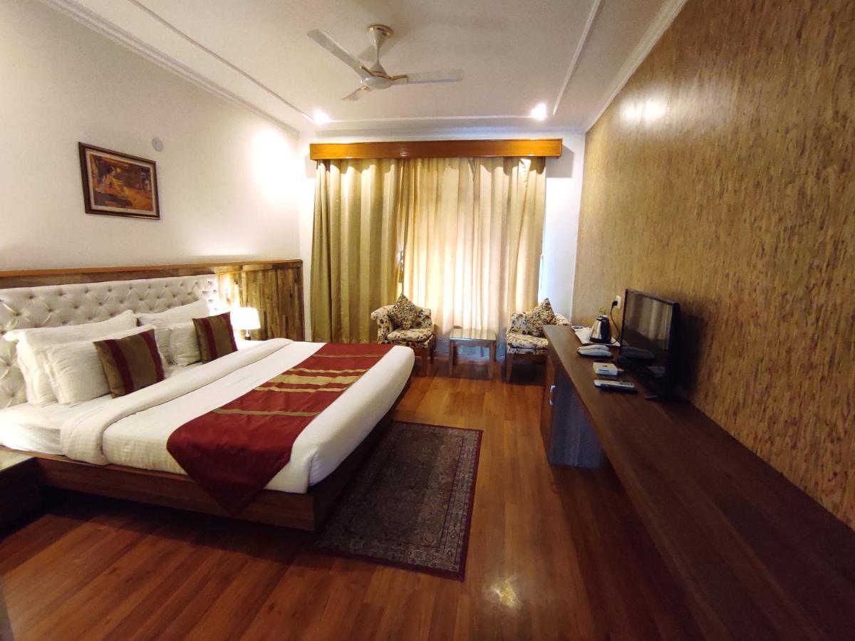 Aaroham The Watergate Hotel Bhimtal Exterior photo